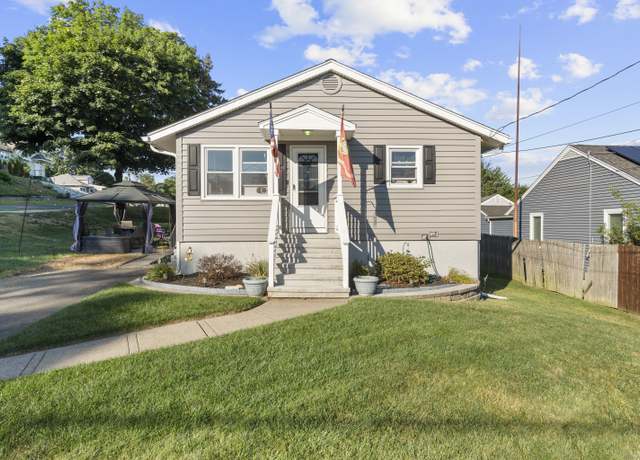Property at 4 Warfield St, Milford, CT 06461, 3 beds, 1 bath