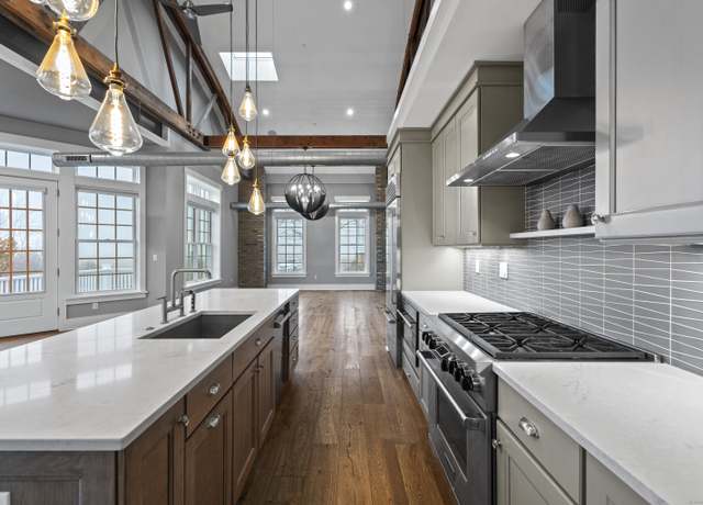Property at 66 High St #15, Guilford, CT 06437, 2 beds, 2.5 baths