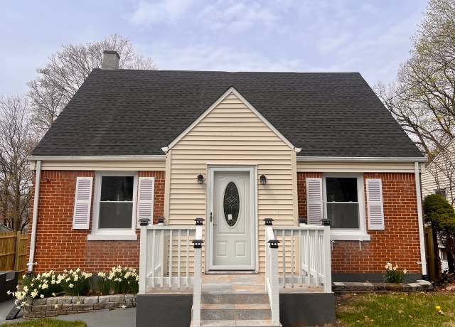 Property at 53 Houston St, Waterbury, CT 06704, 3 beds, 2 baths