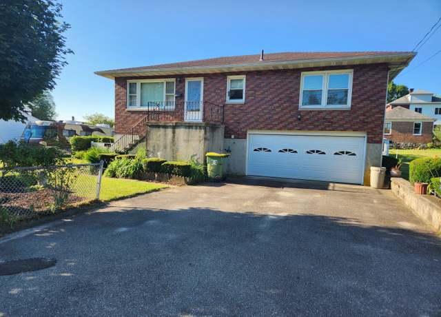 Property at 82 Hotchkiss St, Waterbury, CT 06704, 3 beds, 1.5 baths