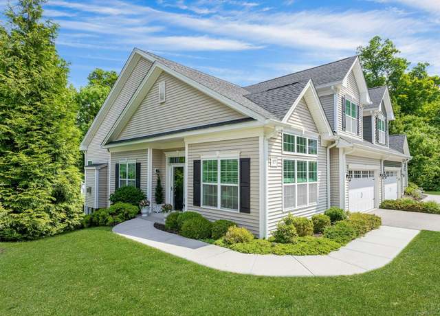 Property at 17 Wilderswood Way #17, Danbury, CT 06810, 3 beds, 2.5 baths