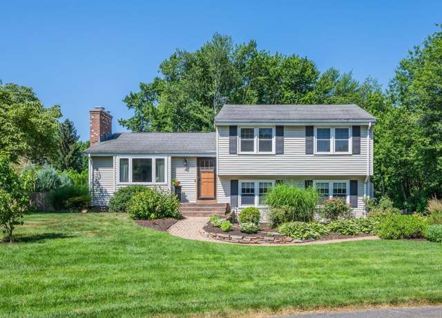 Property at 35 Twelve Acre Ln, Glastonbury, CT 06033, 4 beds, 2.5 baths