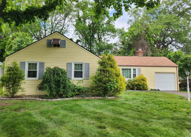 Property at 162 Goodale Dr, Newington, CT 06111, 2 beds, 1 bath