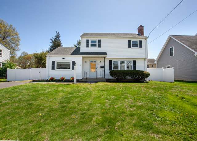 Property at 19 Pine St, Newington, CT 06111, 3 beds, 1.5 baths