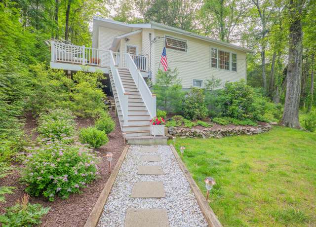 Property at 158 Stadley Rough Rd, Danbury, CT 06811, 2 beds, 1 bath
