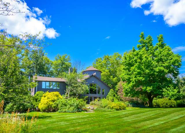 Property at 164 East St, Sharon, CT 06069, 3 beds, 3 baths