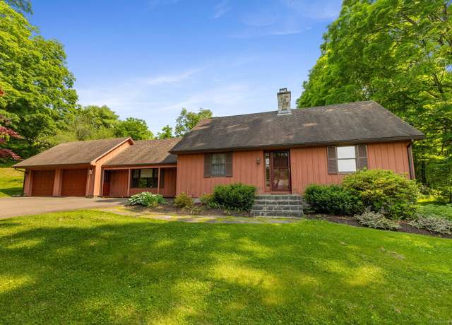 Property at 389 Chamberlain Rd, Middletown, CT 06457, 3 beds, 2 baths