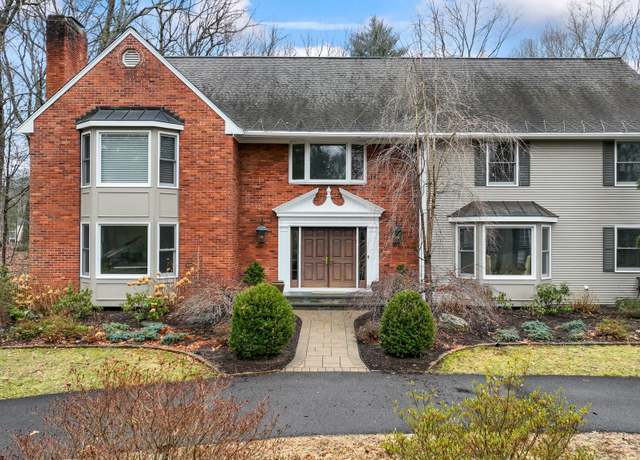 Property at 242 Cold Spring Rd, Avon, CT 06001, 5 beds, 4 baths