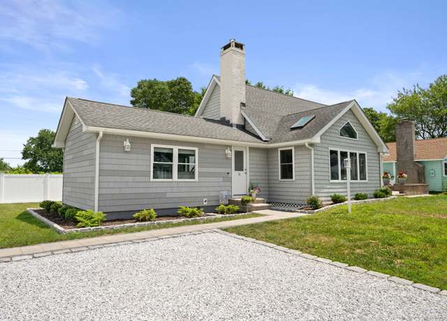 Property at 56 Columbus Ave, Old Lyme, CT 06371, 4 beds, 3 baths