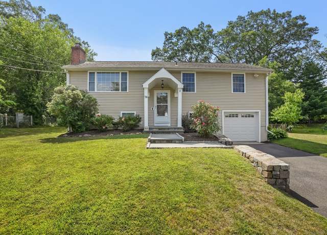 Property at 76 Valley View Rd, Norwalk, CT 06851, 3 beds, 2 baths
