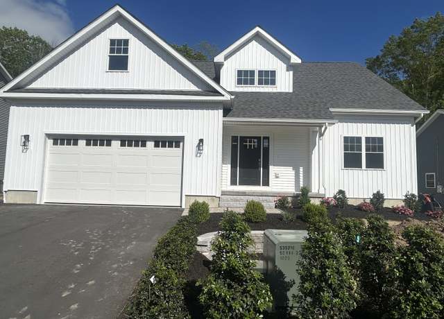 Property at 6 Kaatskill Ln, East Lyme, CT 06357, 2 beds, 2.5 baths