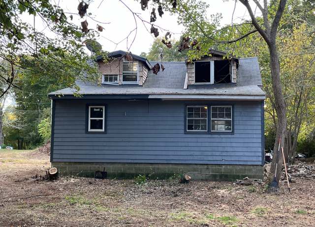 Property at 977 Pequot Trl, Stonington, CT 06378, 2 beds, 0.5 baths