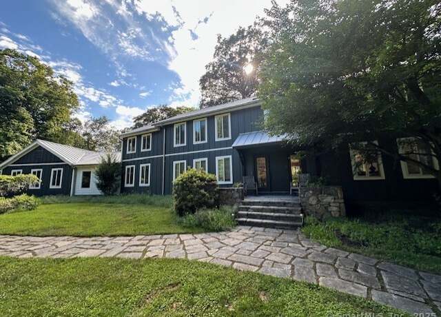 Property at 31 Riverfield Dr, Weston, CT 06883, 5 beds, 4 baths