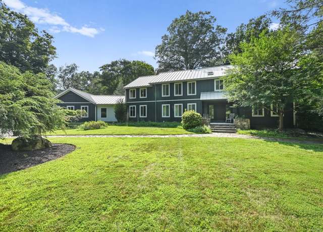 Property at 31 Riverfield Dr, Weston, CT 06883, 5 beds, 4 baths