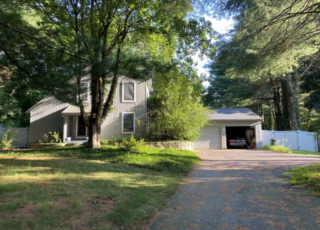 Property at 37 Farms Village Rd, Simsbury, CT 06070, 3 beds, 2 baths