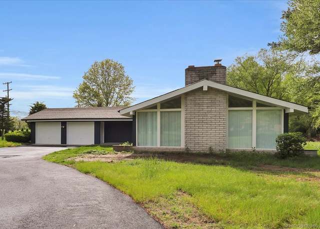 Property at 1813 Peck Ln, Cheshire, CT 06410, 3 beds, 2 baths