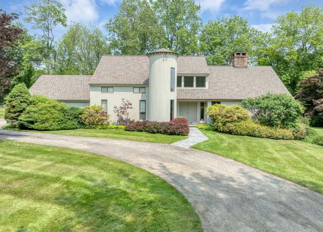 Property at 76 Farview Farm Rd, Redding, CT 06896, 4 beds, 2.5 baths