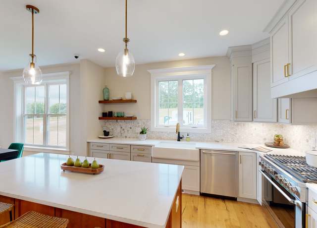 Property at 1099 St Andrews Dr, Oxford, CT 06428, 2 beds, 2.5 baths