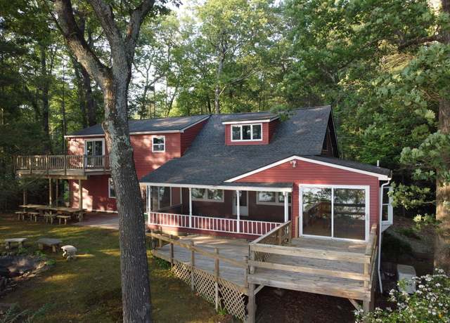 Property at 493 Babbs Rd, Suffield, CT 06093, 5 beds, 2.5 baths