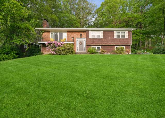 Property at 14 Button Rd, Shelton, CT 06484, 3 beds, 2.5 baths