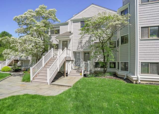 Property at 147 Rowayton Woods Dr #147, Norwalk, CT 06854, 1 bed, 1 bath