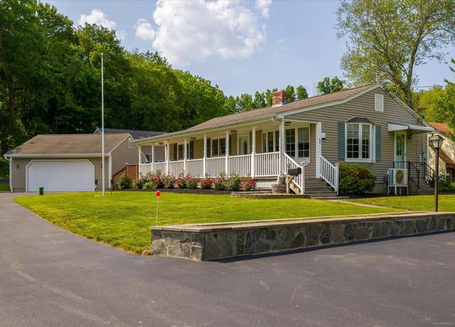 Property at 17 Daggett St, Plainfield, CT 06354, 3 beds, 1.5 baths