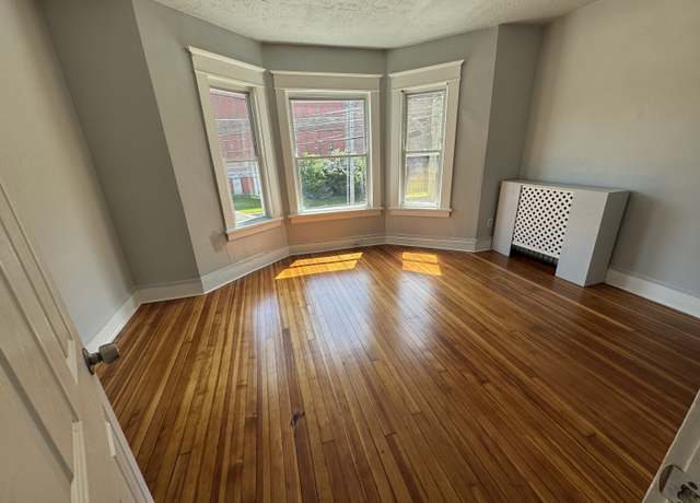 Property at Undisclosed address, Bridgeport, CT 06610, 3 beds, 1 bath