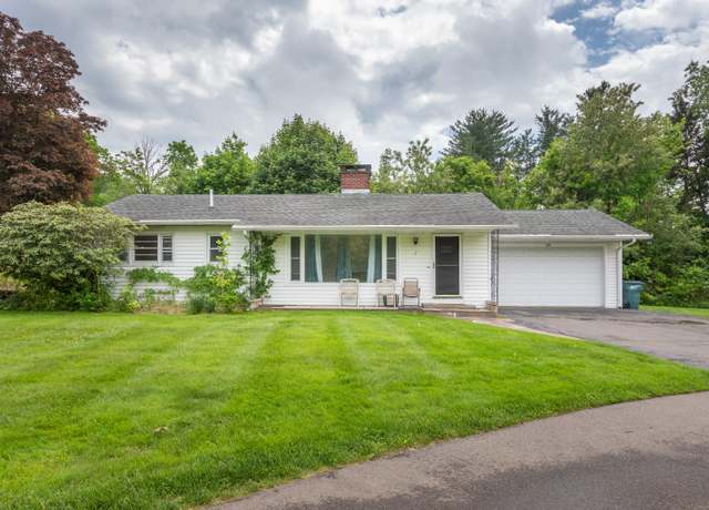 Property at 1 Knoll Dr, Hamden, CT 06518, 2 beds, 1.5 baths