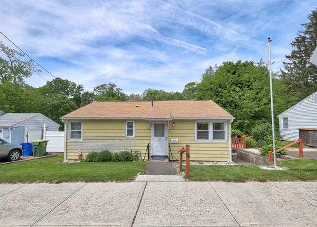 Property at 35 Brookview Ave, Waterbury, CT 06706, 3 beds, 1 bath