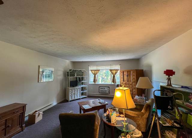 Property at 103 Horse Pond Rd Apt E, Salem, CT 06420, 2 beds, 1 bath