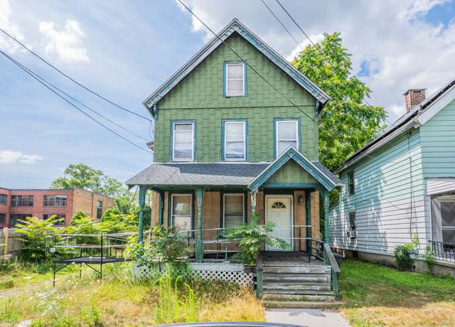 Property at 22 Cherry Ann St, Hamden, CT 06514, 3 beds, 1.5 baths