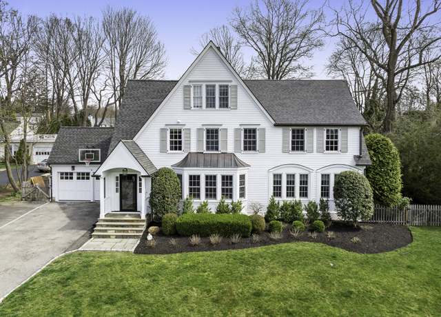 Property at 9 Beach Dr, Darien, CT 06820, 5 beds, 3.5 baths
