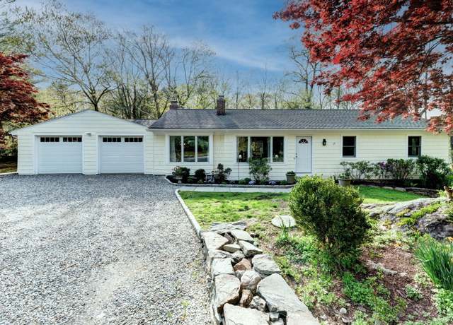 Property at 3 Summit Ln, Ridgefield, CT 06877, 3 beds, 2 baths