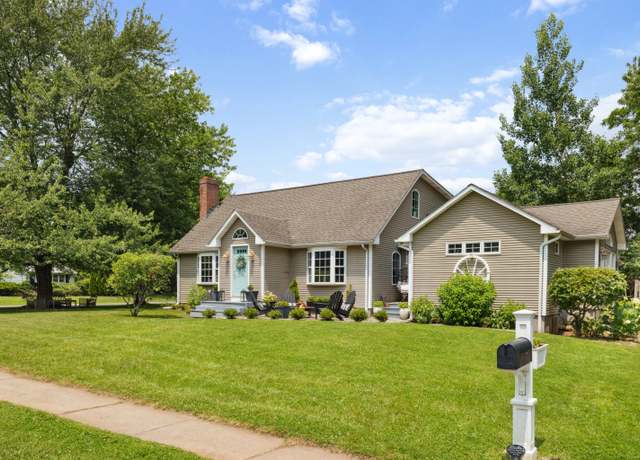 Property at 64 Red Top Dr, West Hartford, CT 06110, 3 beds, 1.5 baths