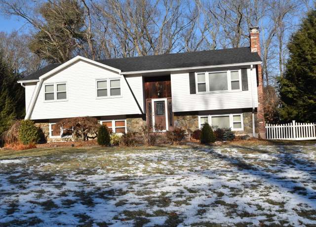 Property at 104 Woodmont Dr, East Hartford, CT 06118, 3 beds, 2.5 baths