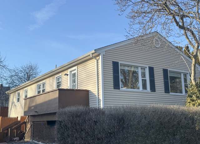 Property at 25 Homecrest Ave, Stratford, CT 06615, 3 beds, 1.5 baths