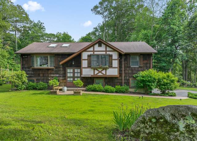 Property at 16 Pond Crest Rd, Danbury, CT 06811, 3 beds, 2.5 baths