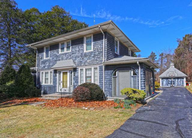 Property at 1056 Orange Center Rd, Orange, CT 06477, 2 beds, 1.5 baths