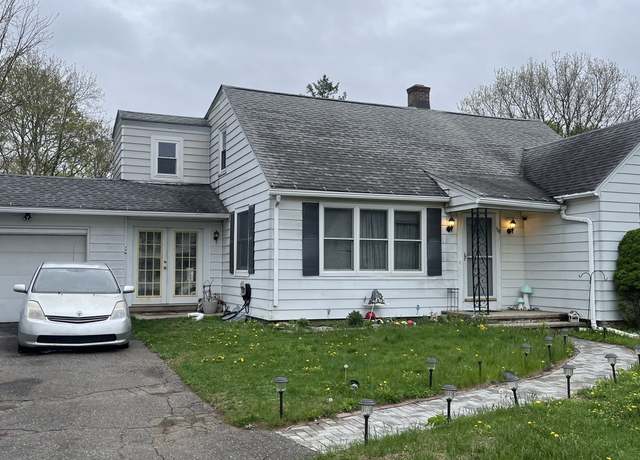 Property at 179 Greenridge Rd, Torrington, CT 06790, 5 beds, 2 baths