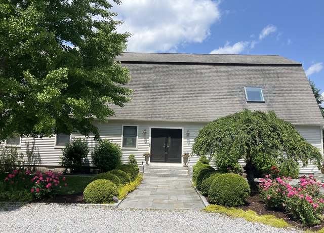 Property at 74 Mile Creek Rd, Old Lyme, CT 06371, 4 beds, 2.5 baths