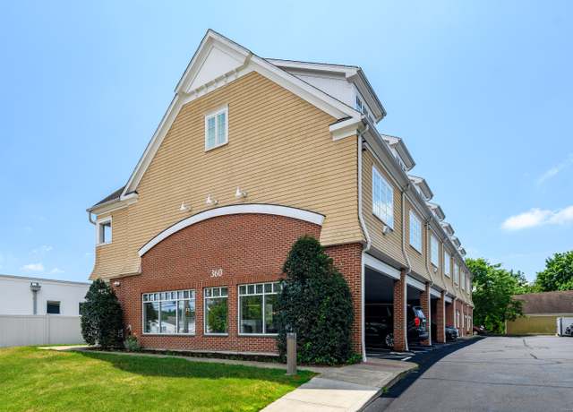 Property at 360 Westport Ave #10, Norwalk, CT 06851, 2 beds, 2 baths