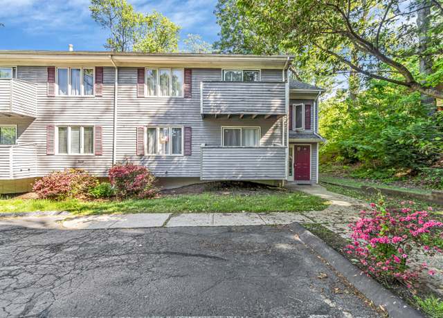 Property at 520 Vincellette St Unit C1, Bridgeport, CT 06606, 2 beds, 1 bath