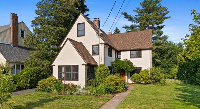 Photo of 46 Auburn Rd, West Hartford, CT 06119