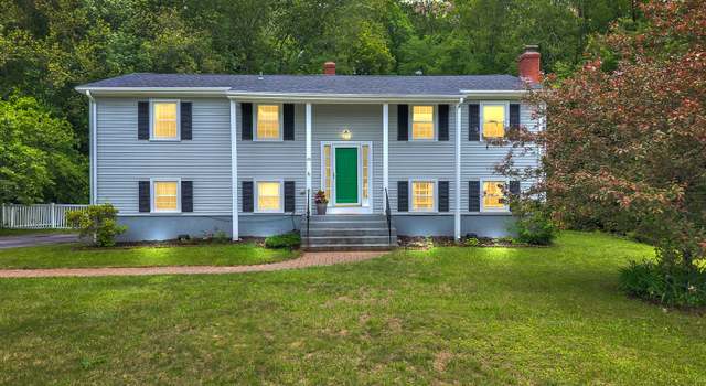 Photo of 25 Meadow Dr, Gales Ferry, CT 06335