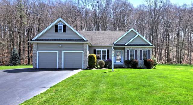 Photo of 8 Harvest Ln, Bloomfield, CT 06002