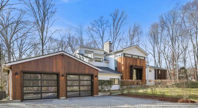Photo of 10 Heathwood Ln, Westport, CT 06880