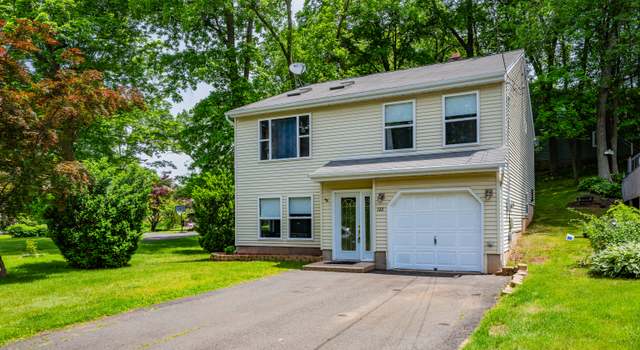 Photo of 122 Carr Ave, Newington, CT 06111