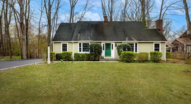 Photo of 33 Riverview Dr, Norwalk, CT 06850