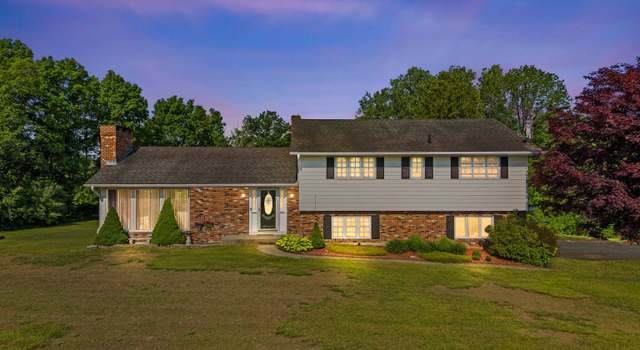 Photo of 2 Marion Ln, Canterbury, CT 06331