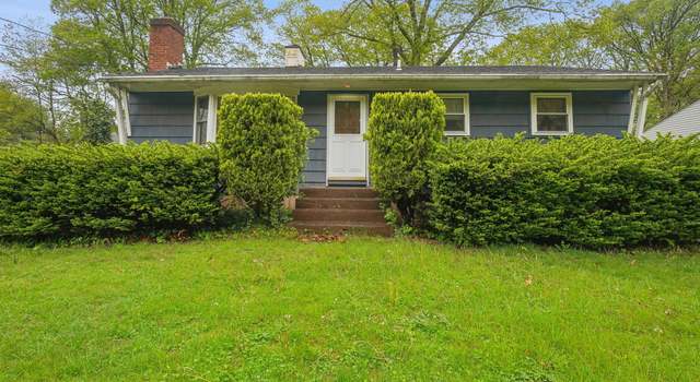 Photo of 642 Bradley St, East Haven, CT 06512